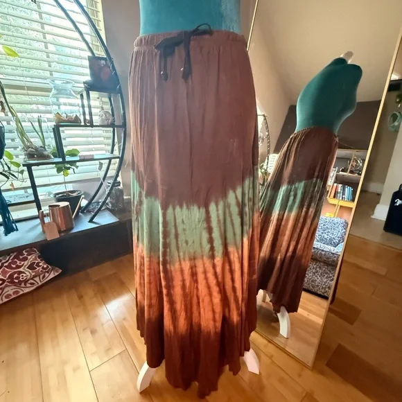Gypsy Rose Tie-Dye Earth Tones Maxi Skirt – Handmade in Nepal, Size L - Picture 3 of 6